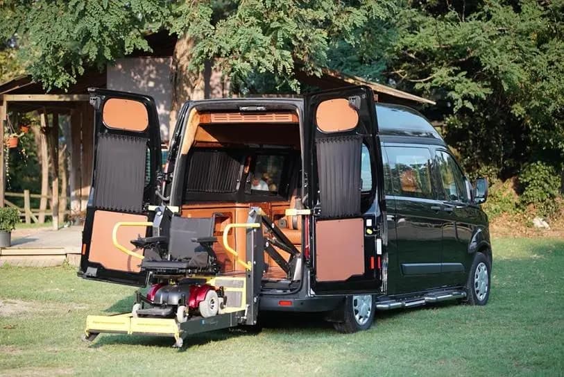 FORD-TRANSIT-CUSTOM 8+1-OTOMATİK-DİZEL